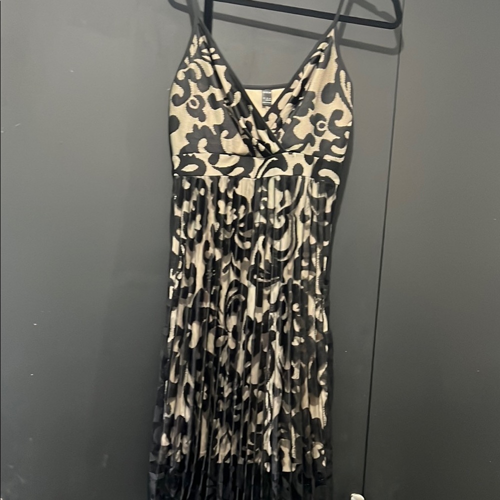 SHEIN Black and White Pleated Midi Sundress